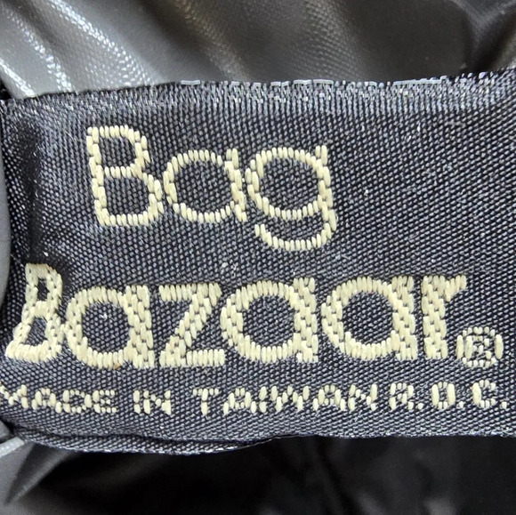 Vintage 1980s Dark Gray Clutch Purse by Bag Bazaar • Facile Frame - Picture 5 of 6